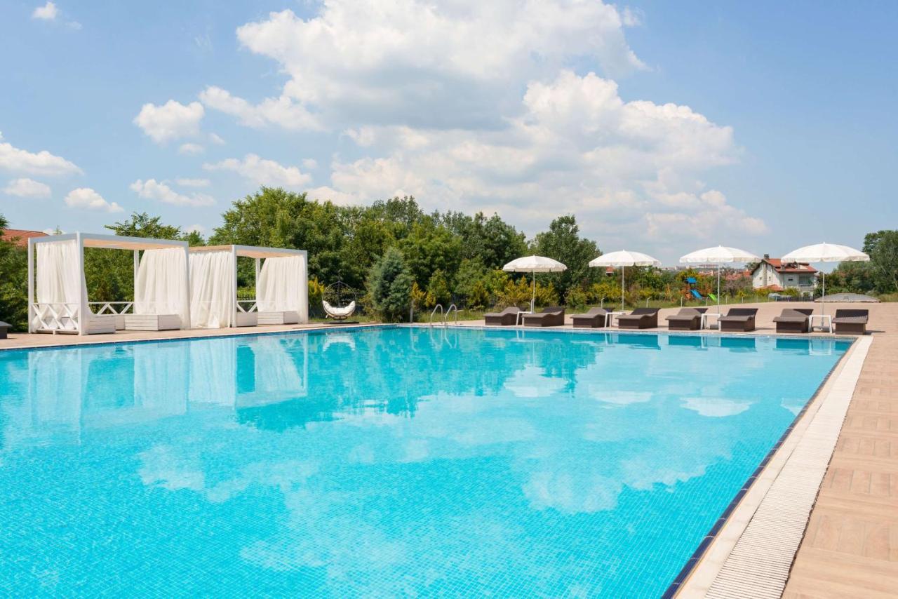 فندق Ramada By Wyndham Istanbul أجفا المظهر الخارجي الصورة