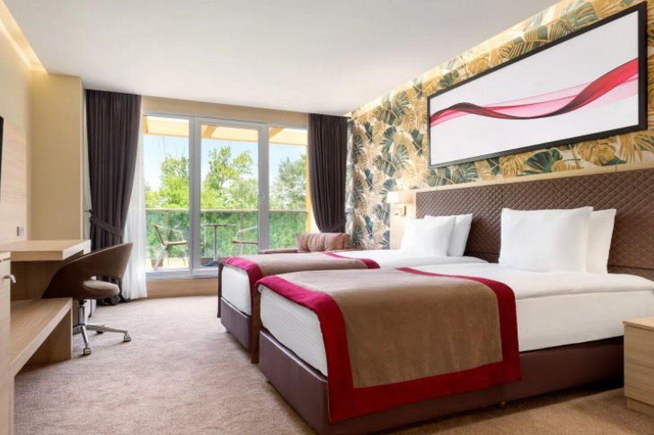 فندق Ramada By Wyndham Istanbul أجفا المظهر الخارجي الصورة